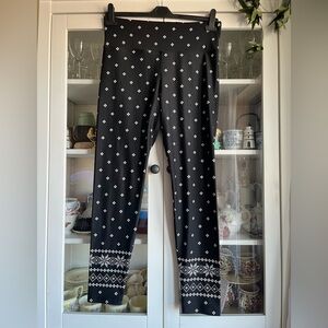 Lou & Grey Black and White Patterned Leggings
